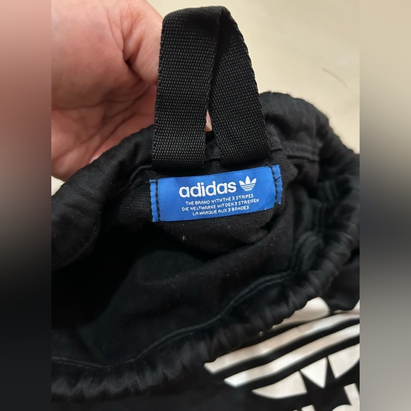 Adidas original draw string bag. Used gently - Picture 7 of 8